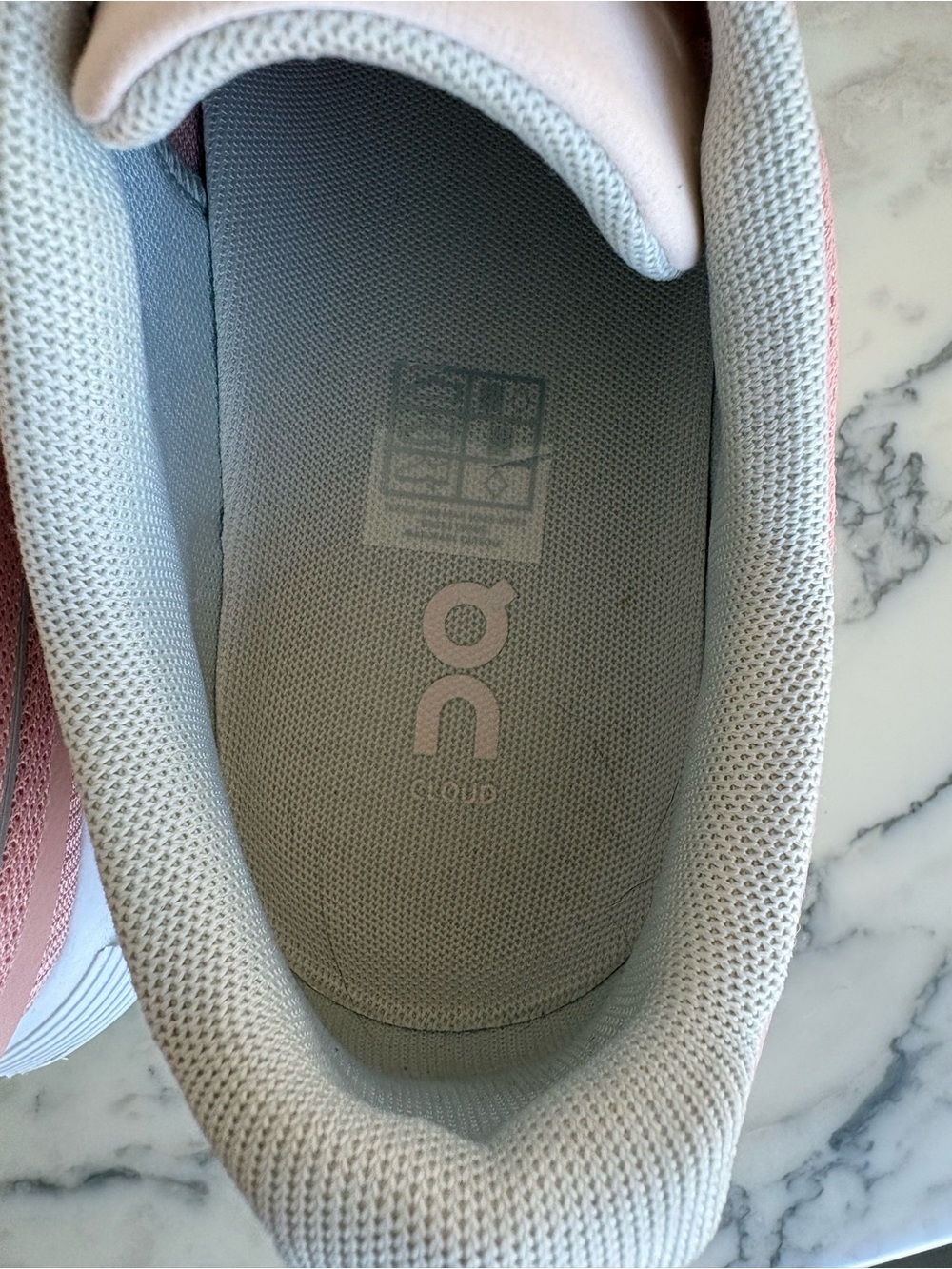 On Cloud 5 running sneakers sz Women’s 10 - Picture 5 of 9